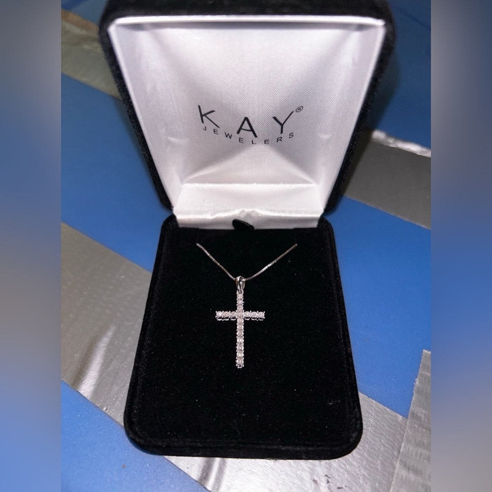 Diamond Cross Necklace 1/15 ct tw Round-cut Sterling Silver